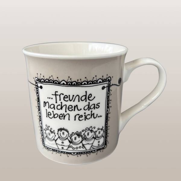 ta03-tasse-keramik-grau-250ml-freunde-machen-das-leben-reich-vorderseite-geschenk