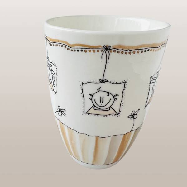becher-keramikbecher-zusammen-seitlich-braun-weiss-strichmaennchen-geschenk